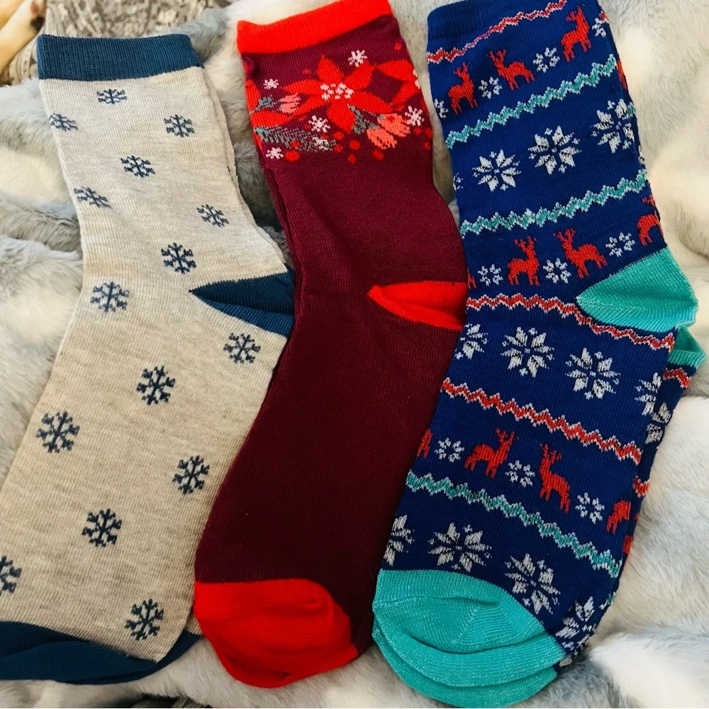 COLORFUL WINTER SOCKS 3 PAIRS